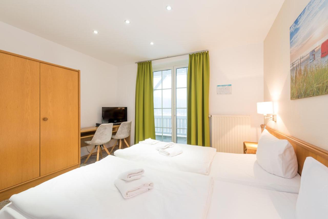 Hotel Koenigslinie 萨斯尼茨 外观 照片