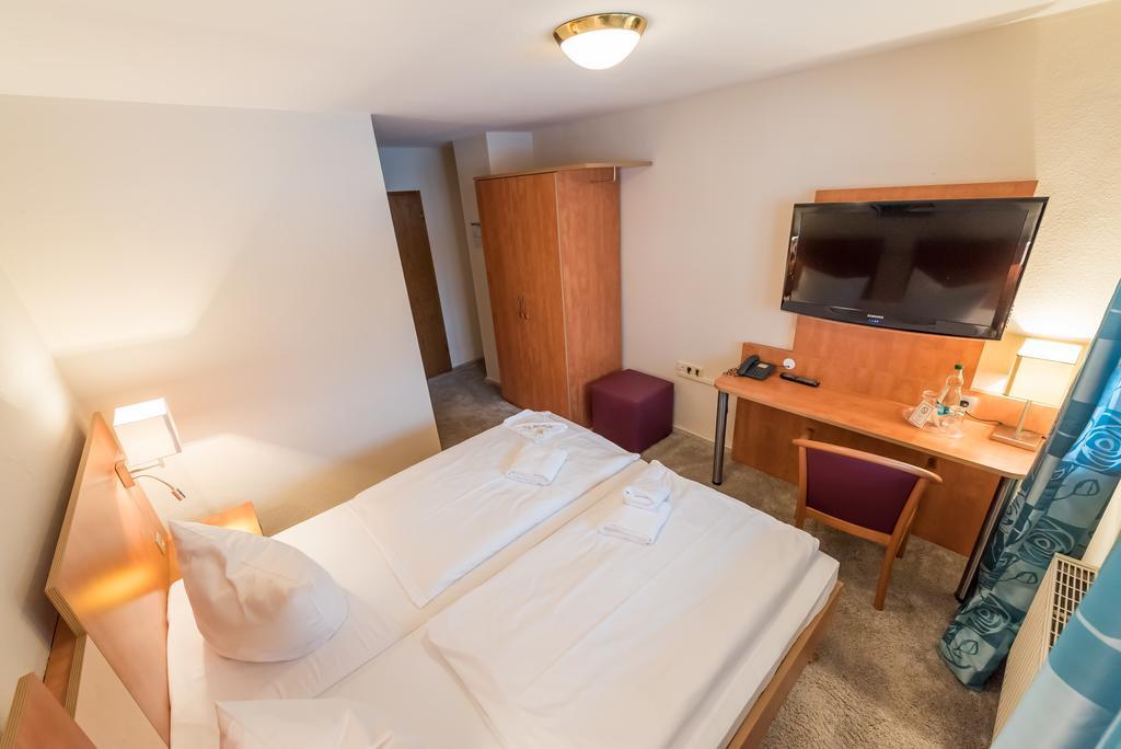 Hotel Koenigslinie 萨斯尼茨 外观 照片