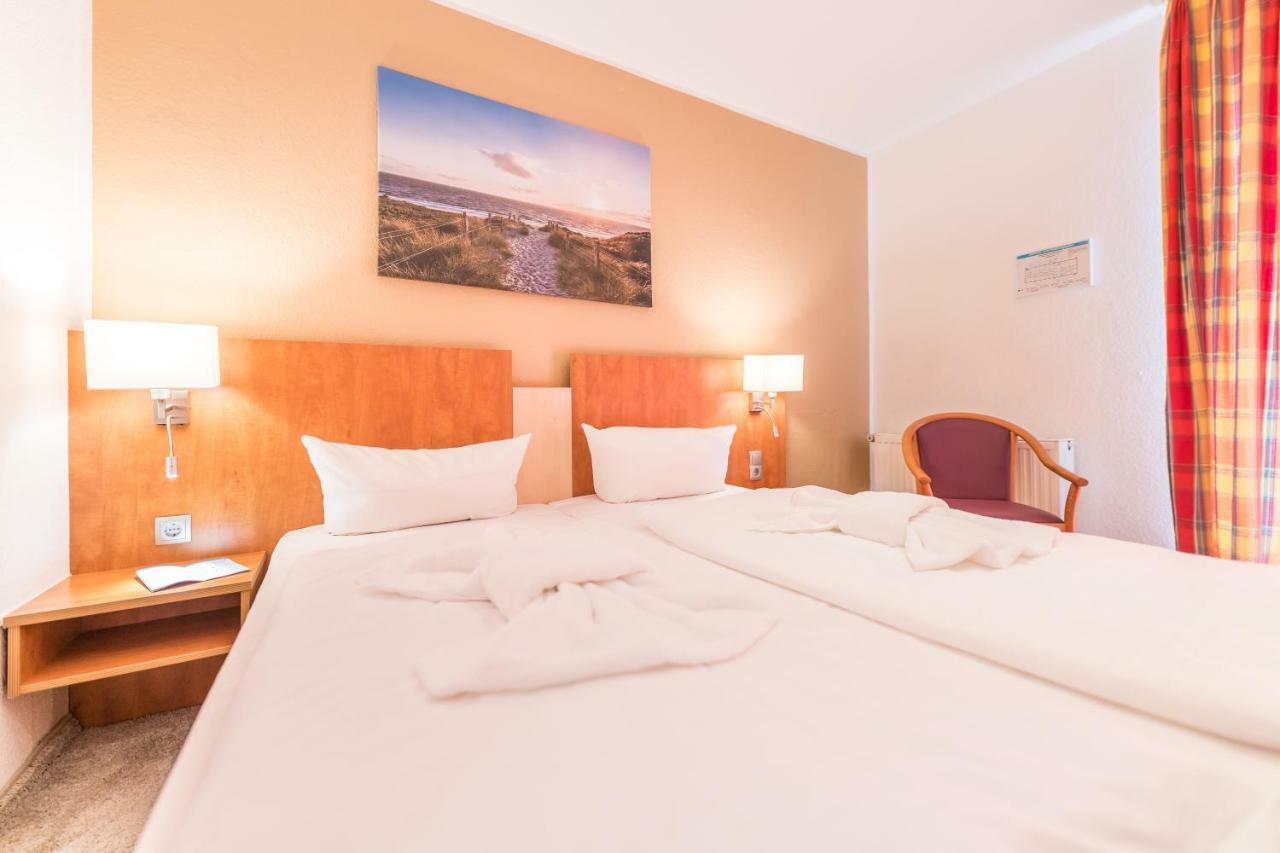 Hotel Koenigslinie 萨斯尼茨 外观 照片